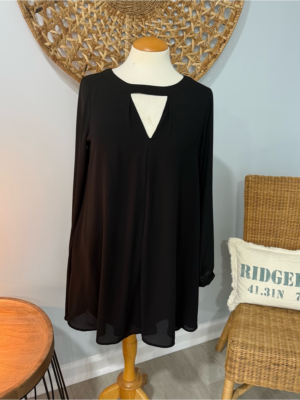 Express Black Long-Sleeve Keyhole Swing Dress